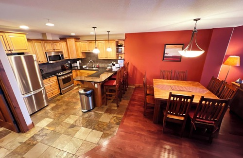 East Kootenay Condo | Ski-In/Ski-Out Paradise:The ultimate ski vacation in this luxurious condo with Pvt Hot Tub-Sleeps 11
