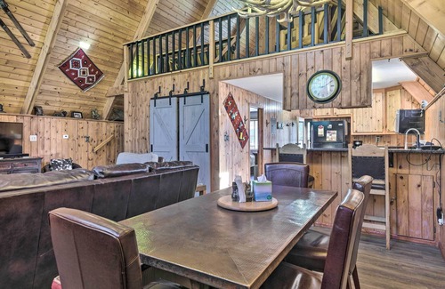 Red River Cabin | Ski-In/Ski-Out Red River Cabin w/Mtn Views!