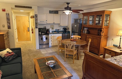 Jeffersonville Apartment | Ski-in/Ski-out Slopeside Studio Smuggler's Notch Resort - UPDATED LOWER RATES