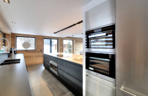 Les Houches Ski Chalet | Ski in/Ski out stunning modern chalet with indoor pool and spa
