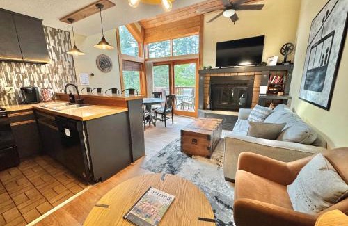 Lutsen Apartment | Ski-in Ski-out Townhome at Lutsen Mountain, Pool, Hot Tub, Fitness, Sauna and more!