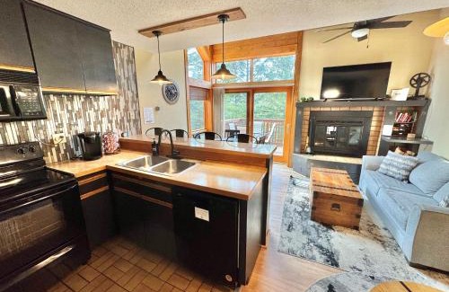Lutsen Apartment | Ski-in Ski-out Townhome at Lutsen Mountain, Pool, Hot Tub, Fitness, Sauna and more!