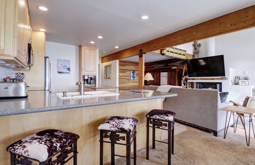 East Village at Copper Condo | Ski in Ski out, Amazing Views Condo in East Village VP211