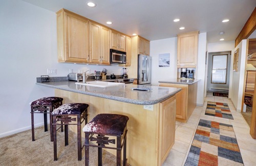 East Village at Copper Condo | Ski in Ski out, Amazing Views Condo in East Village VP211
