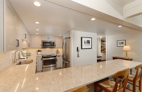 Snowmass Village Condo | Ski-in/ski-out, Stonebridge Condo 933, 2 Bdrm Den 3 BA