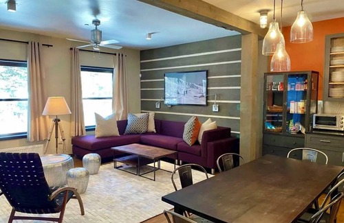 Taos Ski Valley Ski Chalet | Ski-in ski-out Modern Chalet in Kachina Basin. w/Steam Showers!