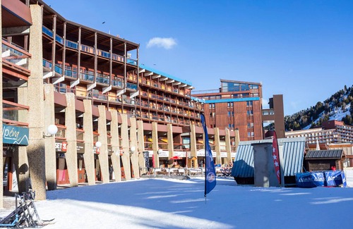 Arc-2000 Apartment | Ski-in studio with balcony and kitchenette, 4 ppl