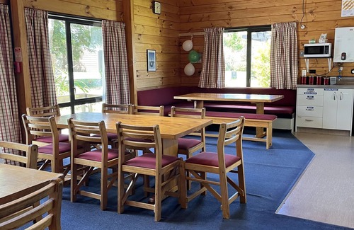Ohakune Cabin | Ski-Inspired Summer Retreat. Spacious Lodge in Ohakune
