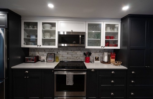 West Dover Condo | Ski on Ski Off & Newly Renovated! 30 feet to covered magic carpet at Carinthia.