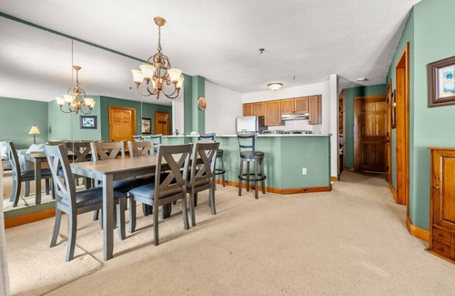 Stratton Mountain Condo | Ski on Ski off Obertal F building