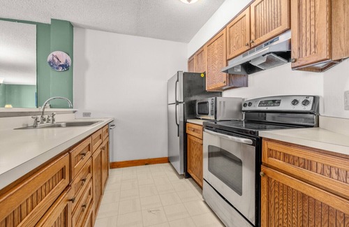 Stratton Mountain Condo | Ski on Ski off Obertal F building