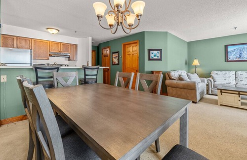 Stratton Mountain Condo | Ski on Ski off Obertal F building
