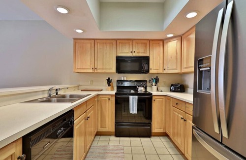 Ludlow House | Ski on/Ski off Solitude Condo with Fireplace