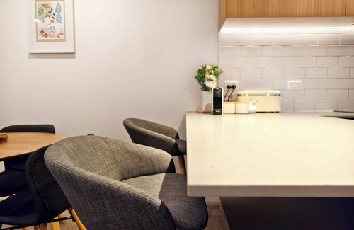 Christchurch City Centre House | Ski Shuttle Access! 2BR CBD Townhouse by Bus Interchange + Free Parking - JJHome
