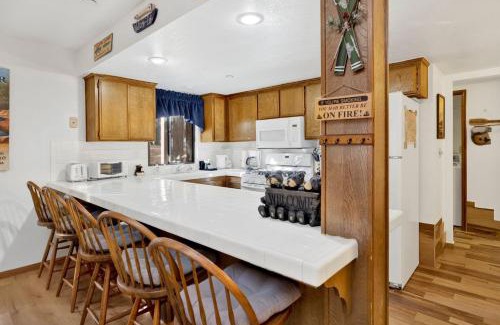 Summit Estates House | Ski Time Getaway-1848 by Big Bear Vacations