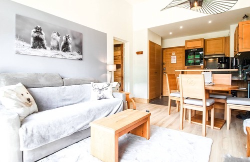 Flaine Apartment | Ski to door 1-bed apartment with South-facing terrace