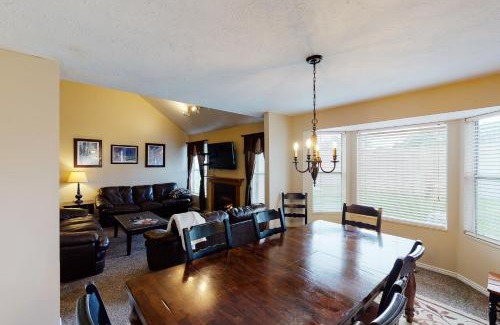 Cottonwood Heights House | Skier's Four-Leaf Clover