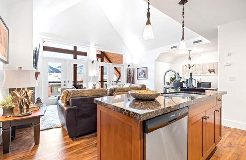 Canmore Condo | Skiers Respite Solar A Resort