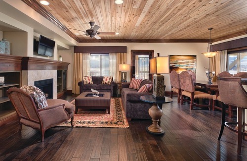 Grand Elk Ranch Resort | Skiing, snowmobiling, ice fishing, dog sledding, and much more!