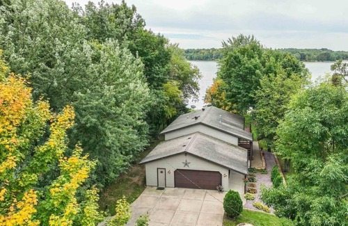 Mosinee Cabin | Skipping Rock Retreat, Mosinee WI Completely updated lakefront get-away.