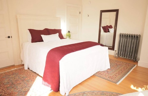 West End Hotel | Skolfield Inn | Parking | Self-check-in | Garden 2
