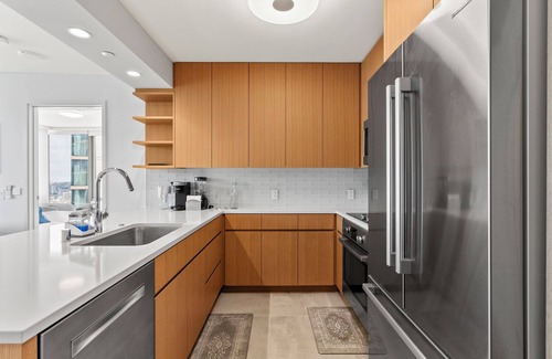 Ala Moana Condo | Sky Ala Moana 3509: 2 BR, 2 BA in Honolulu, Sleeps 4
