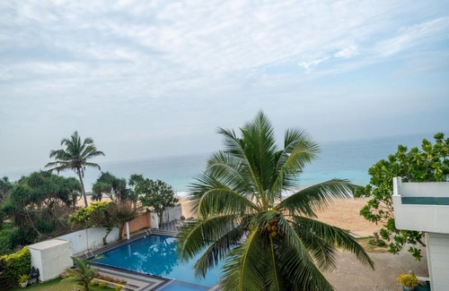 Hettimulla Hotel | Sky Breeze Right On The Beach