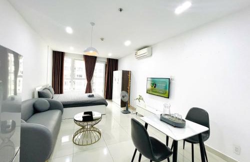 Tan Binh Apartment | Sky Center Near The Airport