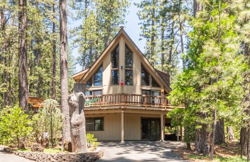 Arnold House | Sky Chalet