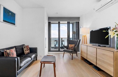 Melbourne Central Business District Apartment | Sky High CBD Living with Resort style Amenities