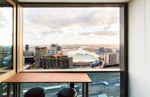 Melbourne Central Business District Apartment | Sky High CBD Living with Resort style Amenities