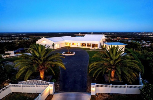 Upper Coomera House | Sky High Estate (Ocean Views)