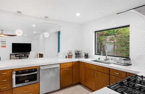 Tahquitz River Estates House | Sky Lounge - putting green, fire pit, pool/spa