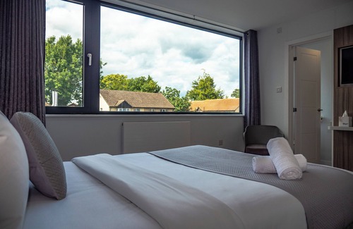 Hillingdon Hotel | Sky Nights Hotel London Heathrow