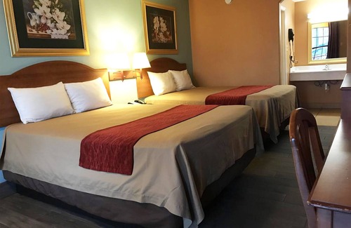 Anthony Hotel | Sky Palace Inn Anthony - 2 Queen Bed Non Smoking