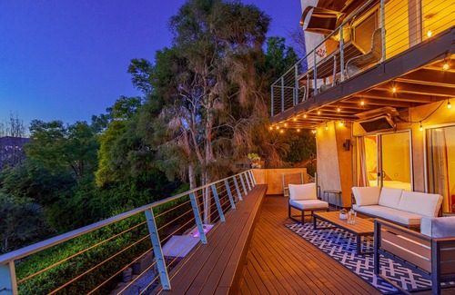 Silver Lake House | Skydeck 3-br house w gym, hot tub, amphitheater, Hwood sign, Griffith, lake view