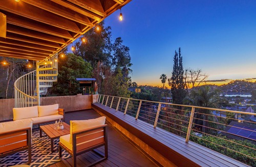 Silver Lake House | Skydeck 3-br house w gym, hot tub, amphitheater, Hwood sign, Griffith, lake view