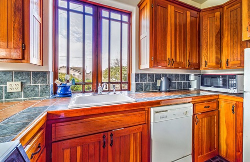 McKinleyville Apartment | Skydeck ZigZag Suite - Cozy Digs, 1st Fl, Dog/Pet Friendly!