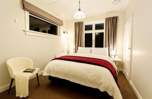 Northland Apartment | Skyline City - Entire Character Apartment - Views, Parking and Netflix