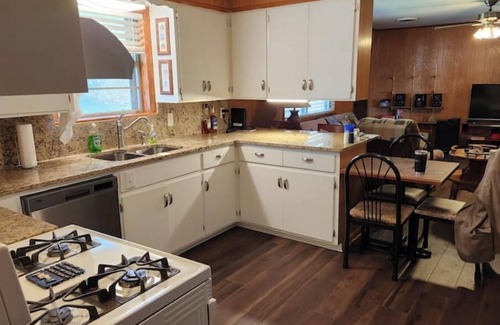 Russellville Cabin | Skyline Lodgenn