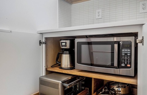 Downtown Apartment | Skyline Loft - Downtown Rooftop with Skyline View!