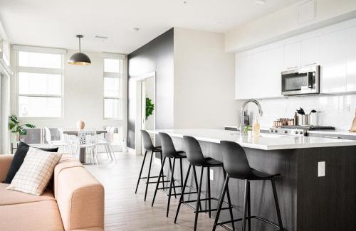 Highland House | Skyline Loft - Sweeping Views - Central LoHi