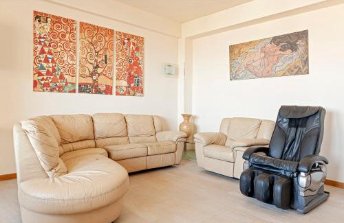 Livorno Apartment | Skyline Michelucci Attico Moderno con Vista