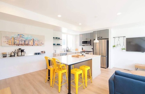 Berkeley House | Skyline Retreat, Berkley, Sunnyside Views, 30 Day Family