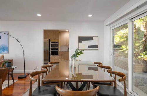 Whittier House | Skyline Retreat|Heated PoolSpa|Parking|Overlooking