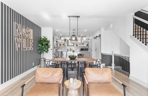 McFerrin Park House | Skyline Soundhouse | Rooftop Deck & Game Room near East Nashville & Broadway