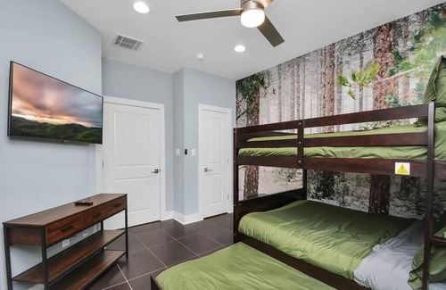 Greater Third Ward House | Skyline Views - Sleeps 10 Home Near Downtown
