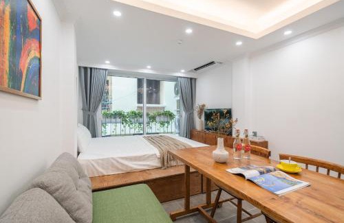 Thanh Nhan Apartment | Skyline Villa - Urban Oasis Near Local Street Food - Rooftop & View