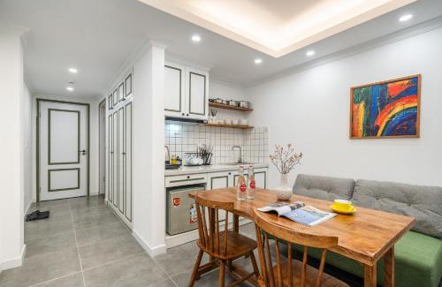 Thanh Nhan Apartment | Skyline Villa - Urban Oasis Near Local Street Food - Rooftop & View