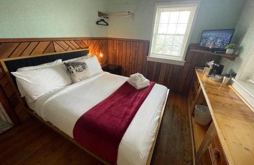 Marion Hotel | Skyline Village Inn